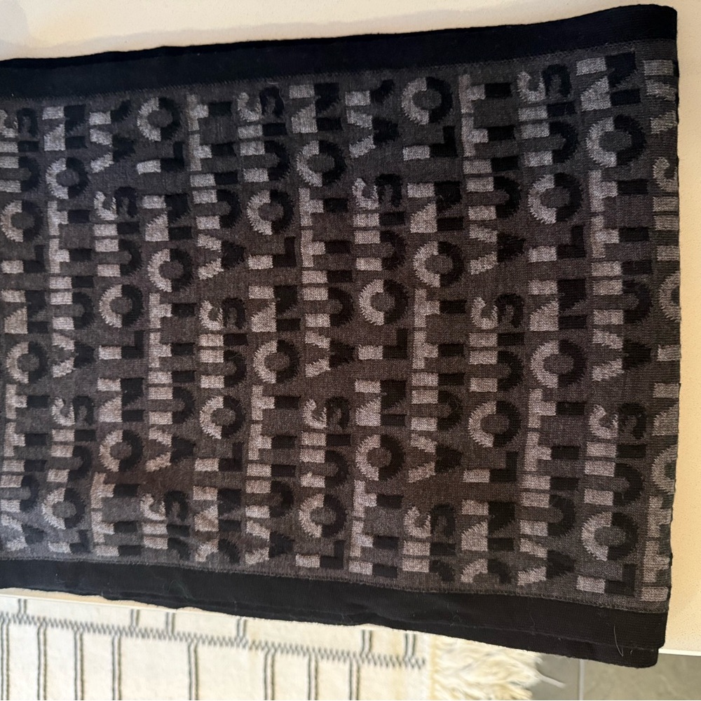 Elegant Black and Gray Geometric Scarf